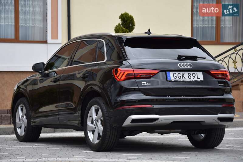 Внедорожник / Кроссовер Audi Q3 2020 в Львове