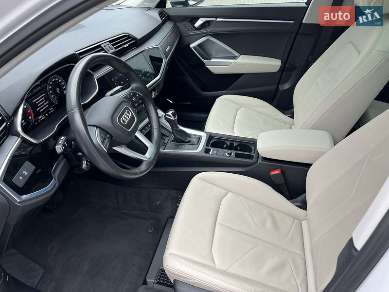 Внедорожник / Кроссовер Audi Q3 2020 в Сумах