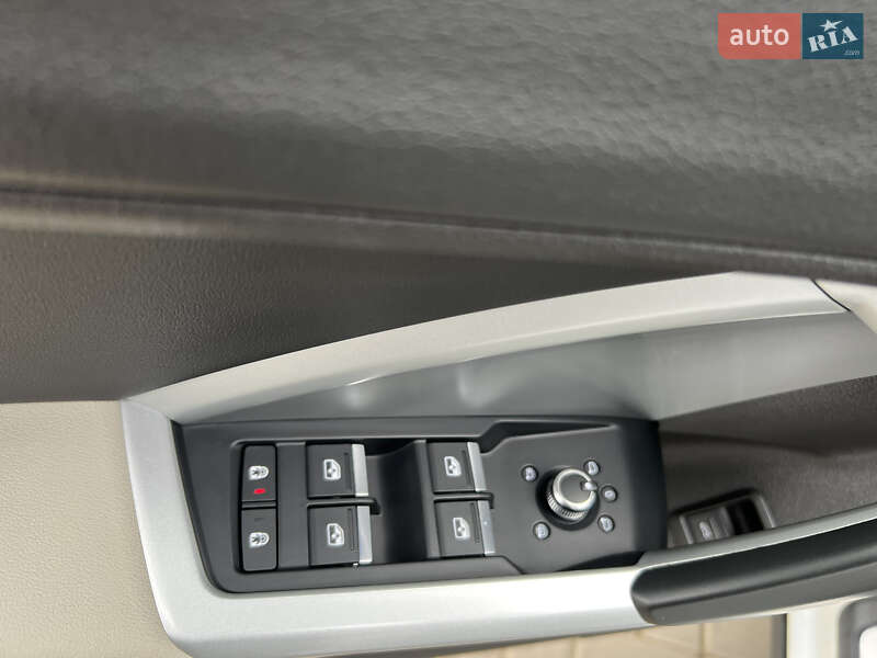 Внедорожник / Кроссовер Audi Q3 2020 в Сумах