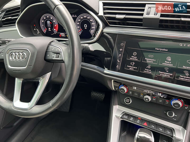 Внедорожник / Кроссовер Audi Q3 2020 в Сумах