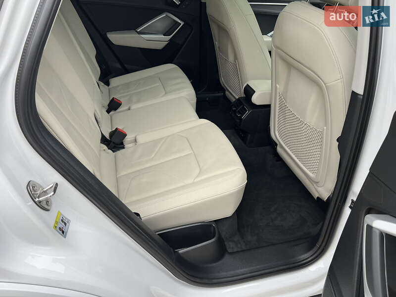 Внедорожник / Кроссовер Audi Q3 2020 в Сумах