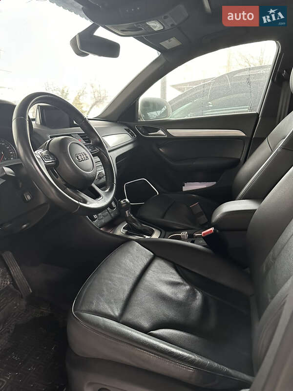 Внедорожник / Кроссовер Audi Q3 2017 в Черноморске