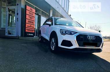 Внедорожник / Кроссовер Audi Q3 2021 в Киеве