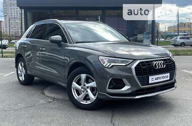 Внедорожник / Кроссовер Audi Q3 2019 в Киеве