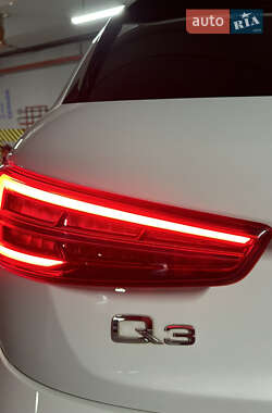 Внедорожник / Кроссовер Audi Q3 2016 в 