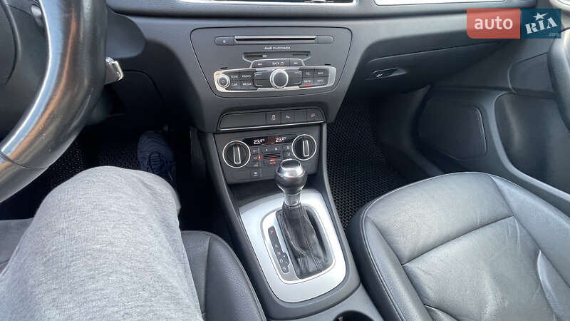 Внедорожник / Кроссовер Audi Q3 2016 в Киеве
