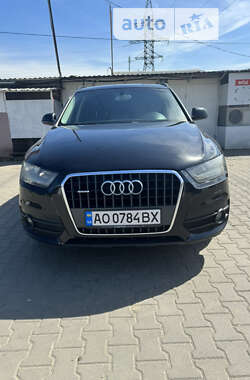 Внедорожник / Кроссовер Audi Q3 2014 в Ужгороде