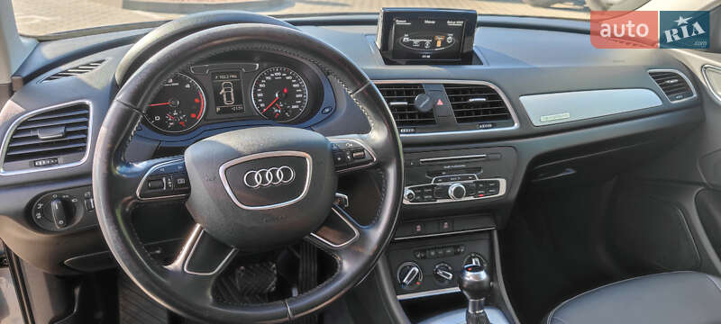 Внедорожник / Кроссовер Audi Q3 2015 в Одессе