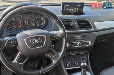 Внедорожник / Кроссовер Audi Q3 2015 в 