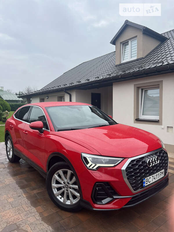 Позашляховик / Кросовер Audi Q3 2020 в Львові
