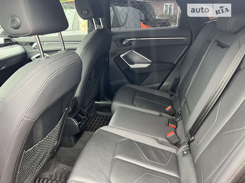 Позашляховик / Кросовер Audi Q3 2020 в Львові