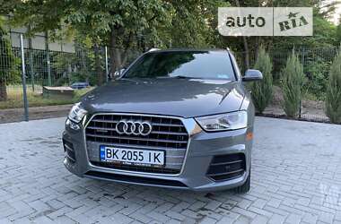 Внедорожник / Кроссовер Audi Q3 2016 в Ровно