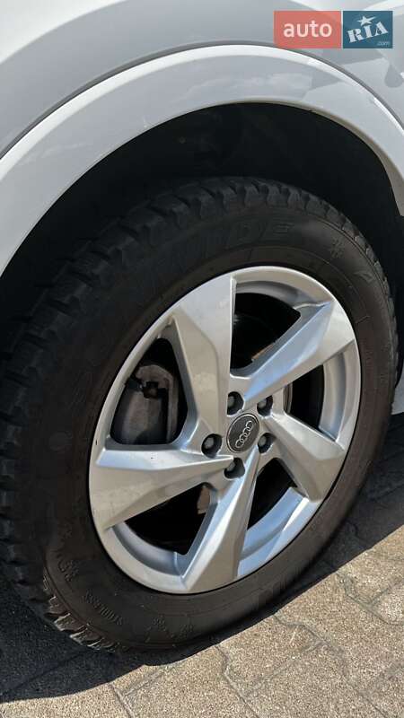 Внедорожник / Кроссовер Audi Q3 2019 в Житомире