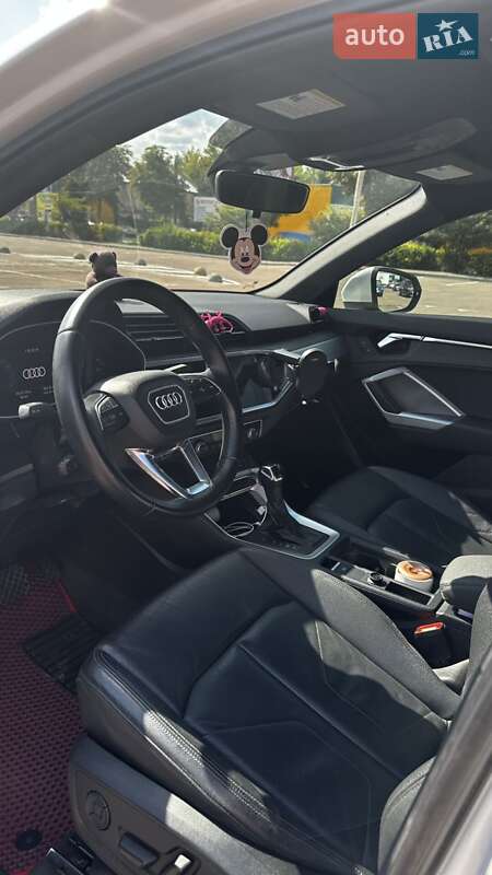 Внедорожник / Кроссовер Audi Q3 2019 в Житомире