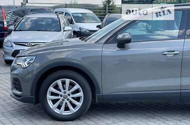 Внедорожник / Кроссовер Audi Q3 2020 в Мукачево