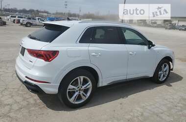 Внедорожник / Кроссовер Audi Q3 2022 в 