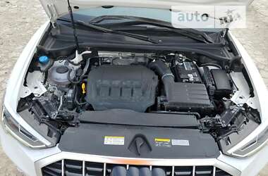 Внедорожник / Кроссовер Audi Q3 2022 в 