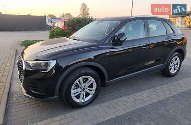 Внедорожник / Кроссовер Audi Q3 2020 в 