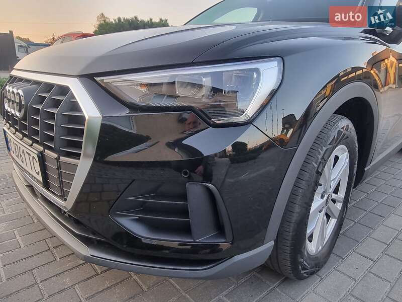 Позашляховик / Кросовер Audi Q3 2020 в Львові