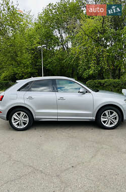 Внедорожник / Кроссовер Audi Q3 2015 в 