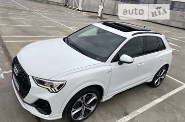 Внедорожник / Кроссовер Audi Q3 2020 в Киеве