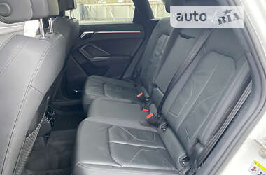 Внедорожник / Кроссовер Audi Q3 2020 в Киеве