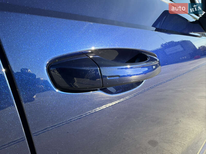 Внедорожник / Кроссовер Audi Q3 2021 в Киеве