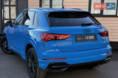 Позашляховик / Кросовер Audi Q3 2022 в 