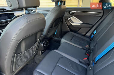 Позашляховик / Кросовер Audi Q3 2022 в 