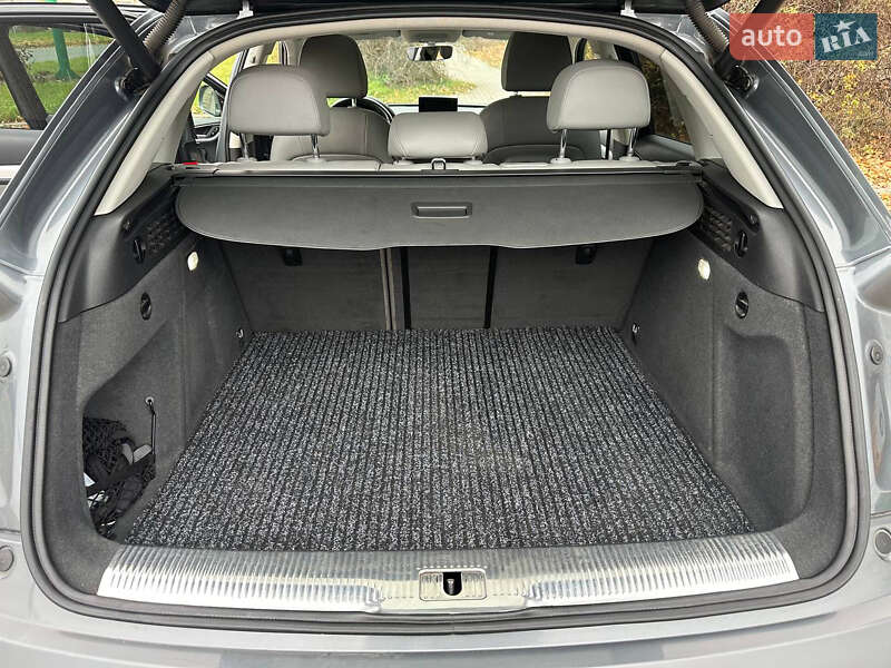 Внедорожник / Кроссовер Audi Q3 2015 в Каменец-Подольском