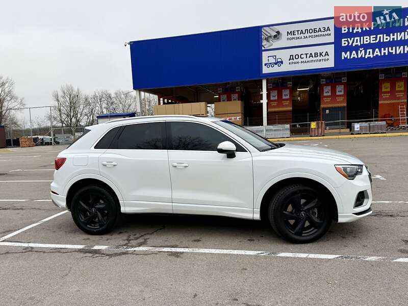 Позашляховик / Кросовер Audi Q3 2019 в Кам'янському