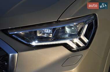 Внедорожник / Кроссовер Audi Q3 2020 в 