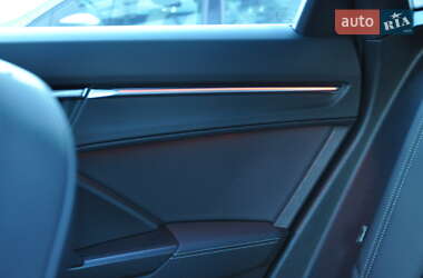 Внедорожник / Кроссовер Audi Q3 2020 в 