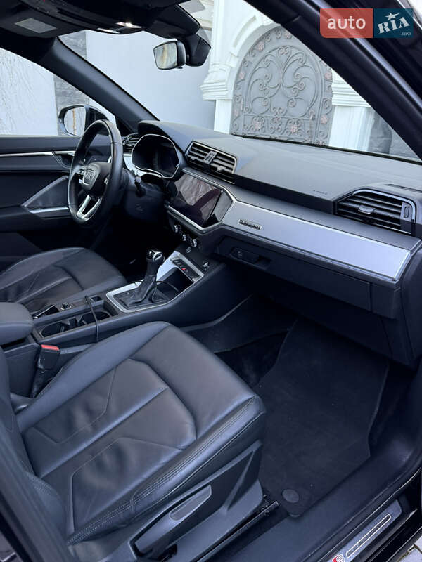Позашляховик / Кросовер Audi Q3 2019 в Києві фото 6 Позашляховик / Кросовер Audi Q3 2019 в Києві