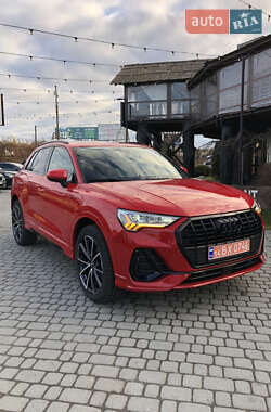 Внедорожник / Кроссовер Audi Q3 2023 в 