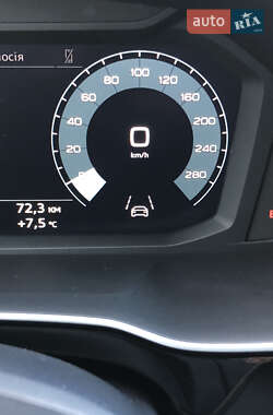 Внедорожник / Кроссовер Audi Q3 2023 в 