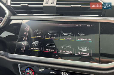 Внедорожник / Кроссовер Audi Q3 2019 в 