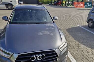 Позашляховик / Кросовер Audi Q3 2016 в 