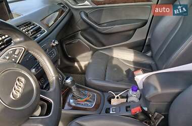 Позашляховик / Кросовер Audi Q3 2016 в 