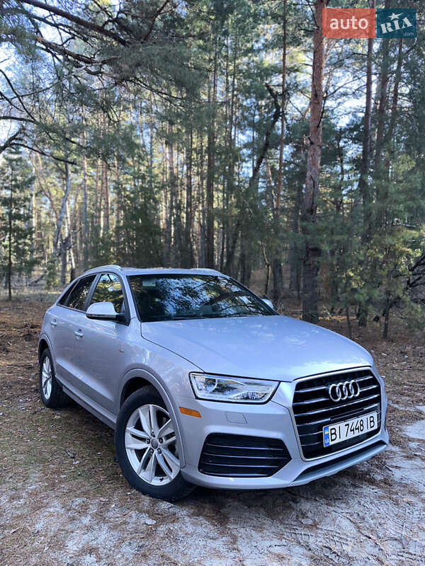 Внедорожник / Кроссовер Audi Q3 2017 в Полтаве