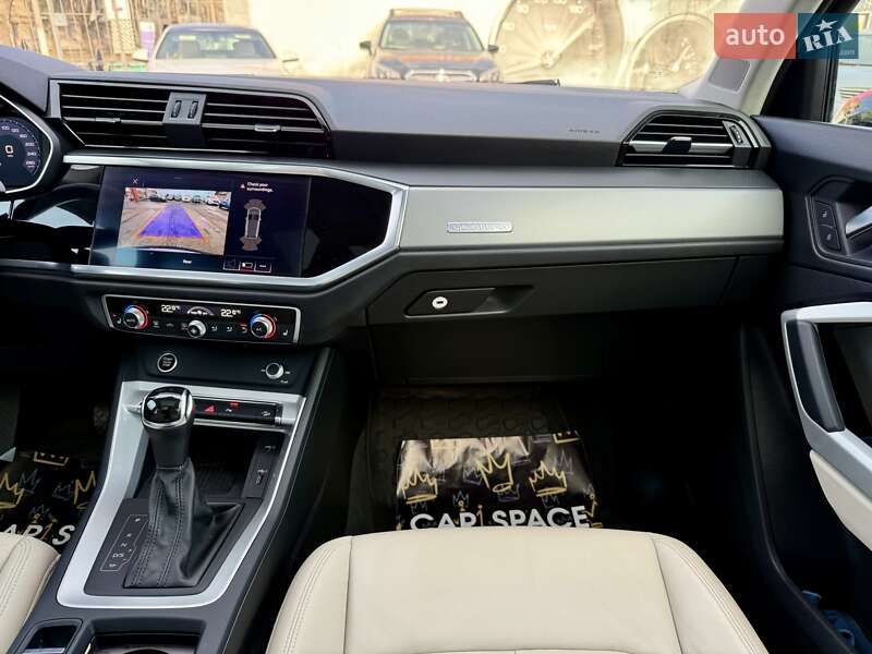 Позашляховик / Кросовер Audi Q3 2020 в Одесі