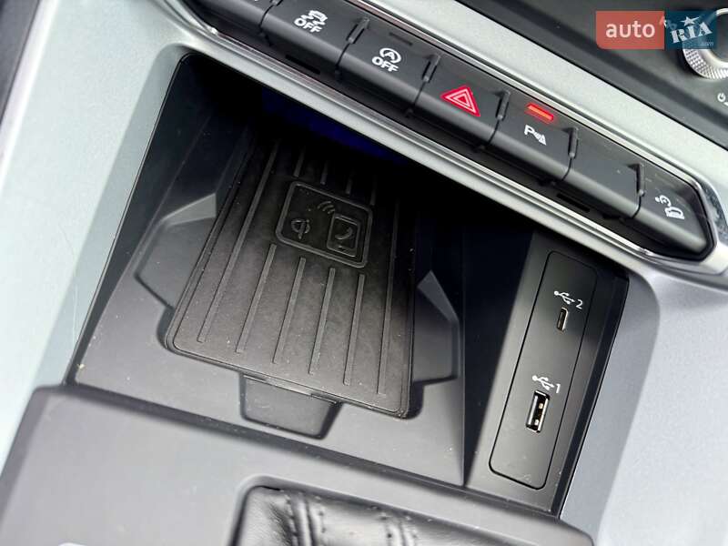 Позашляховик / Кросовер Audi Q3 2020 в Одесі