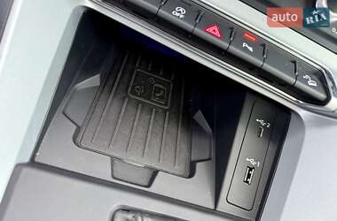 Внедорожник / Кроссовер Audi Q3 2020 в 