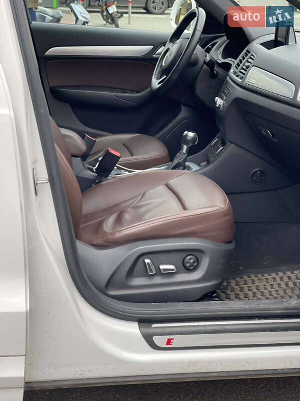 Позашляховик / Кросовер Audi Q3 2017 в Києві