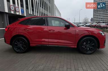 Позашляховик / Кросовер Audi Q3 2022 в Києві