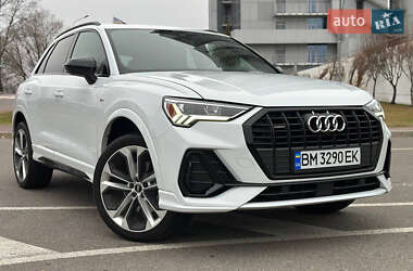 Внедорожник / Кроссовер Audi Q3 2021 в Киеве