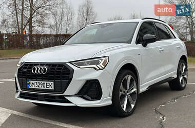 Внедорожник / Кроссовер Audi Q3 2021 в Киеве