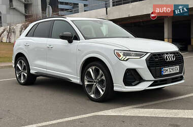 Внедорожник / Кроссовер Audi Q3 2021 в Киеве