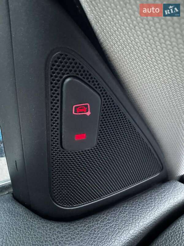 Позашляховик / Кросовер Audi Q3 2015 в Києві