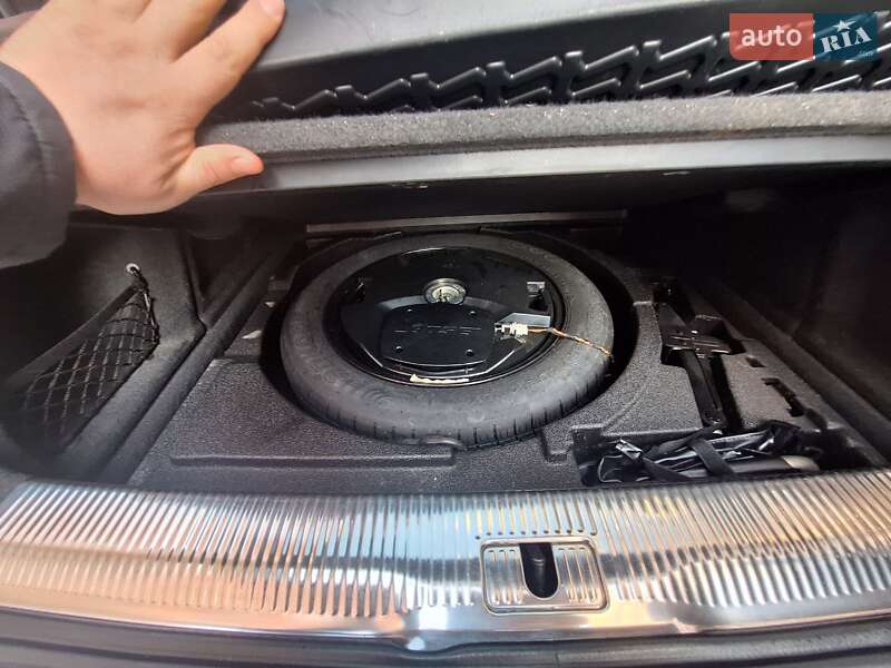 Внедорожник / Кроссовер Audi Q3 2017 в Черновцах